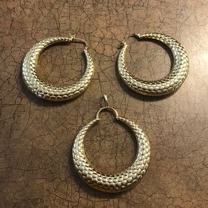 Fashion Jewelry: Earring and Pendant Set